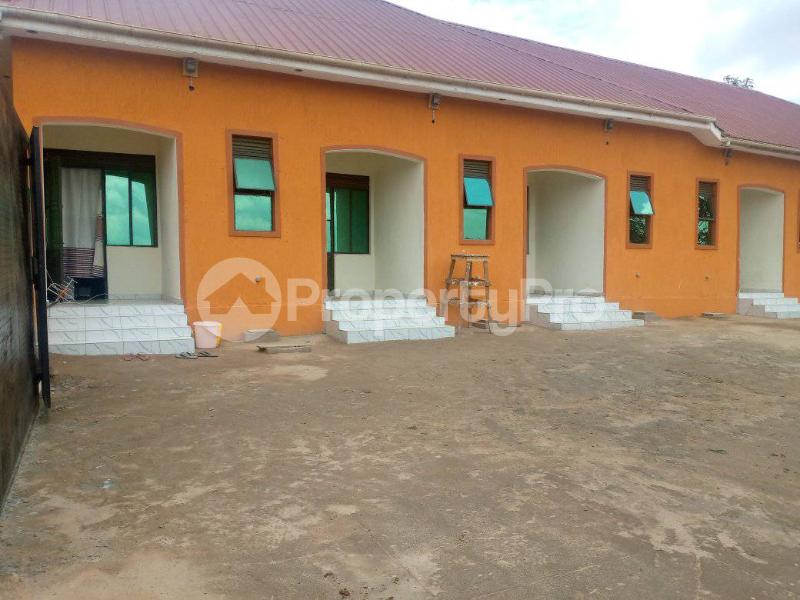 1 bedroom mini flat  Bungalow Apartment for rent gayaza road Wakiso Central - 4