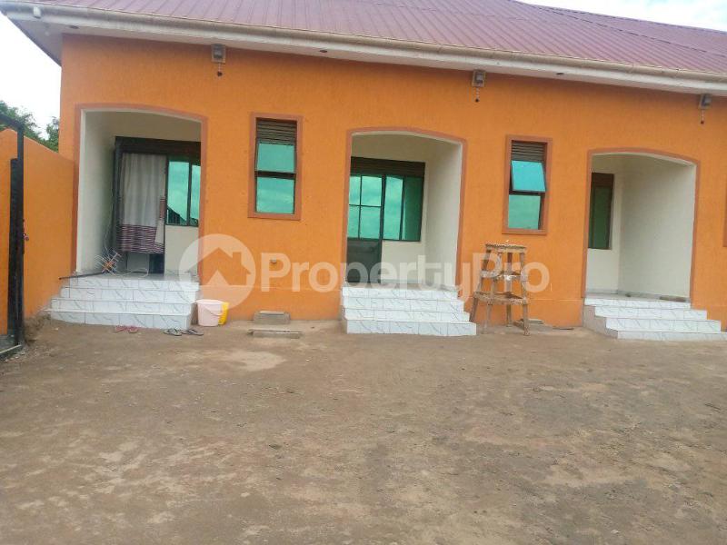1 bedroom mini flat  Bungalow Apartment for rent gayaza road Wakiso Central - 5