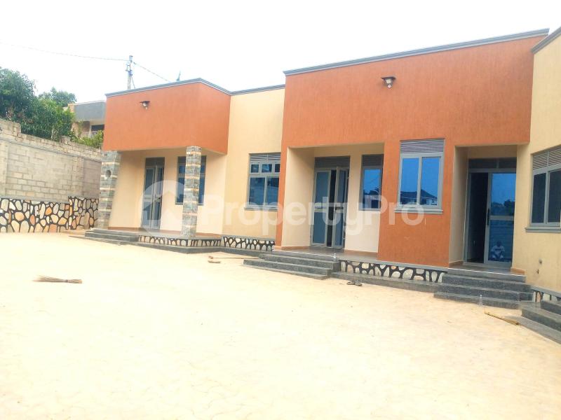 1 bedroom mini flat  Bungalow Apartment for rent gayaza road Gayaza Wakiso Central - 5