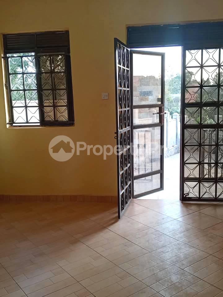 1 bedroom mini flat  Bungalow Apartment for rent namugongo road Wakiso Central - 8