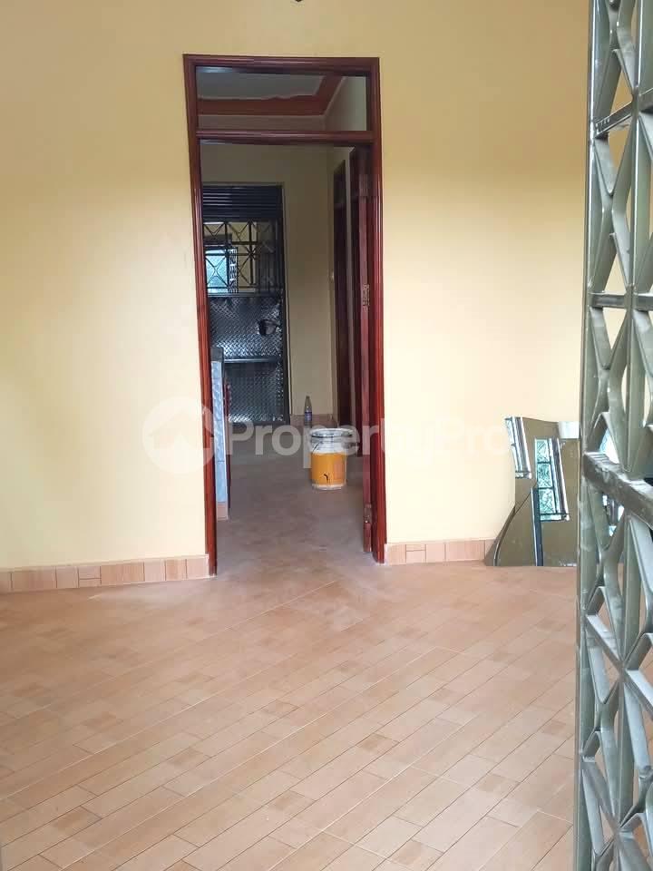 1 bedroom mini flat  Bungalow Apartment for rent namugongo road Wakiso Central - 3