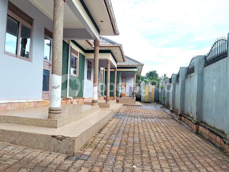 2 bedroom Bungalow Apartment for rent seeta road Mukono Central - 1
