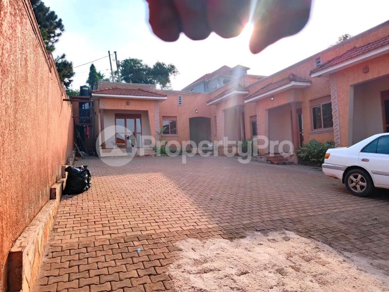 1 bedroom mini flat  Bungalow Apartment for rent kyaliwajjala road Wakiso Central - 4