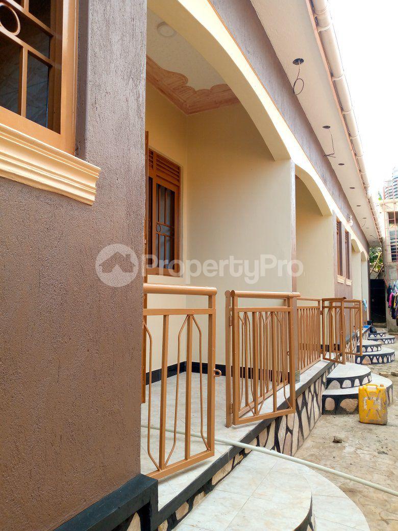 1 bedroom mini flat  Apartment Block Apartment for rent wampeewo road Wakiso Central - 5