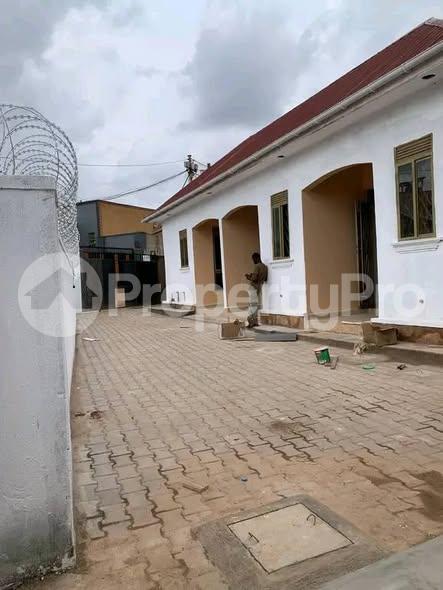 1 bedroom mini flat  Bungalow Apartment for rent salaama road Kampala Central - 0