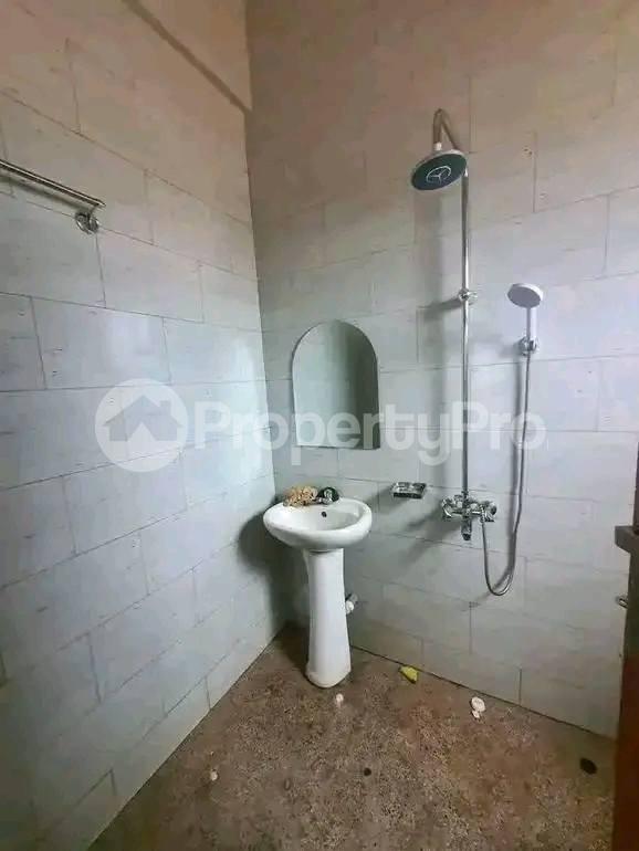 1 bedroom mini flat  Bungalow Apartment for rent salaama road Kampala Central - 5