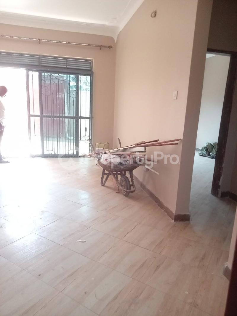 2 bedroom Apartment Block Apartment for rent namugongo road Wakiso Central - 5