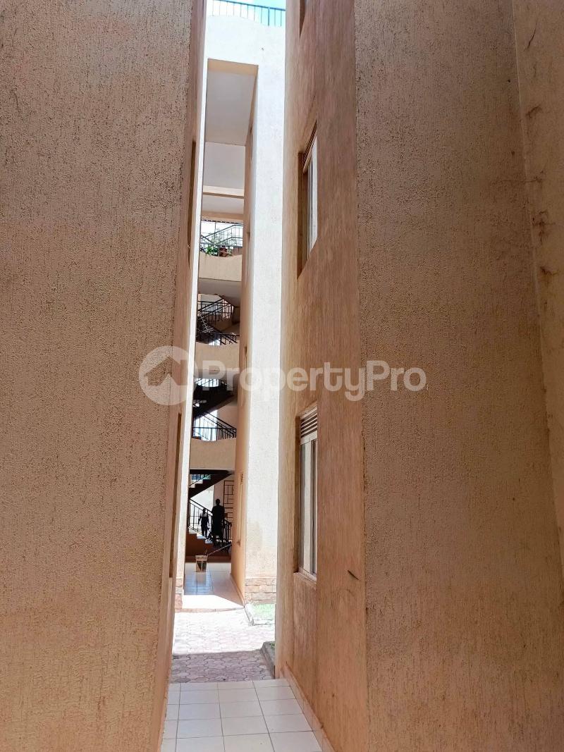 3 bedroom Apartment Block Apartment for rent buwaate road Kampala Central - 2