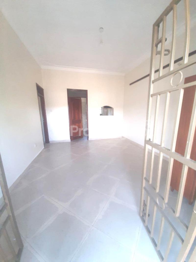 3 bedroom Bungalow Apartment for rent namugongo road Wakiso Central - 2