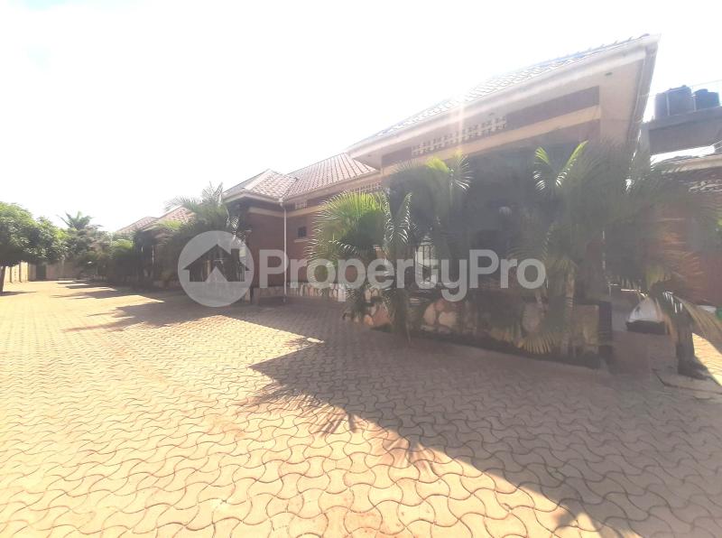 3 bedroom Bungalow Apartment for rent namugongo road Wakiso Central - 8