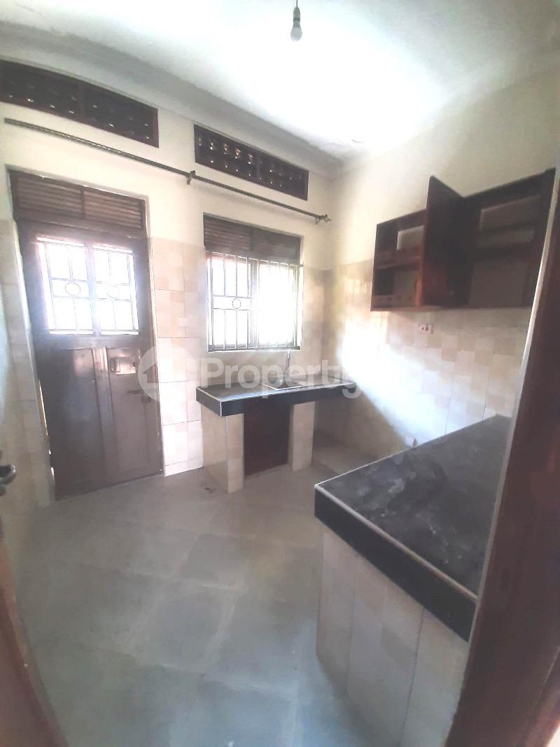 3 bedroom Bungalow Apartment for rent namugongo road Wakiso Central - 7