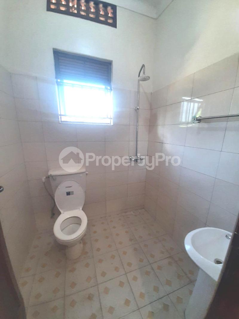 3 bedroom Bungalow Apartment for rent namugongo road Wakiso Central - 10