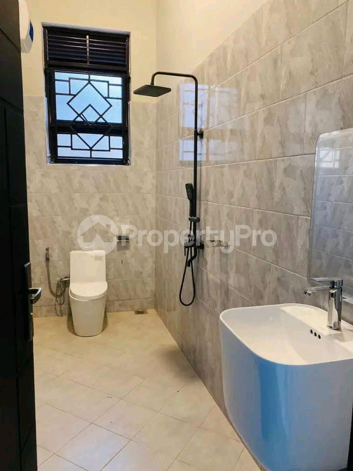 2 bedroom Apartment Block Apartment for rent kisaasi road Kisaasi Kampala Central - 4