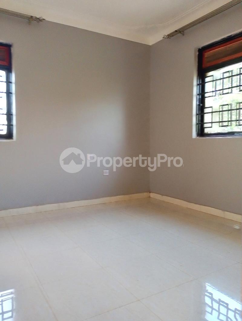 2 bedroom Apartment Block Apartment for rent buwaate road Kampala Central - 11