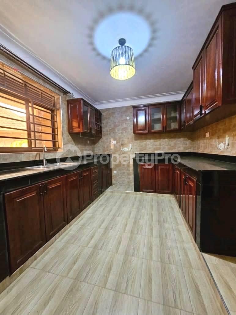 2 bedroom Apartment Block Apartment for rent namugongo road Wakiso Central - 7