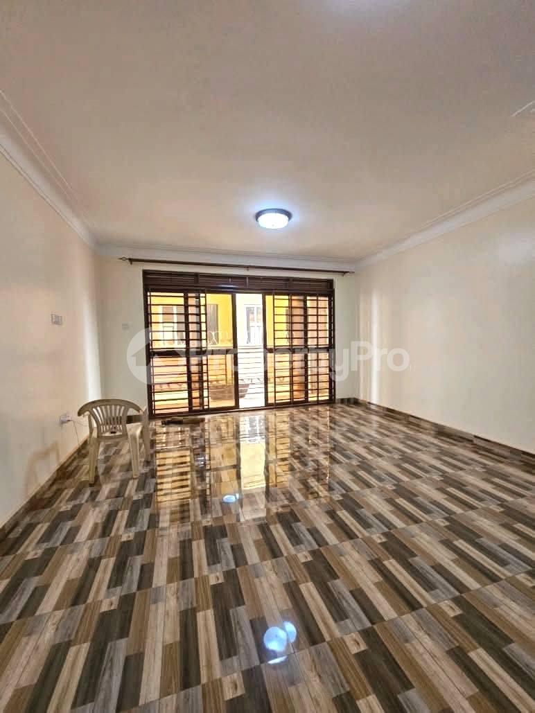 2 bedroom Apartment Block Apartment for rent namugongo road Wakiso Central - 3