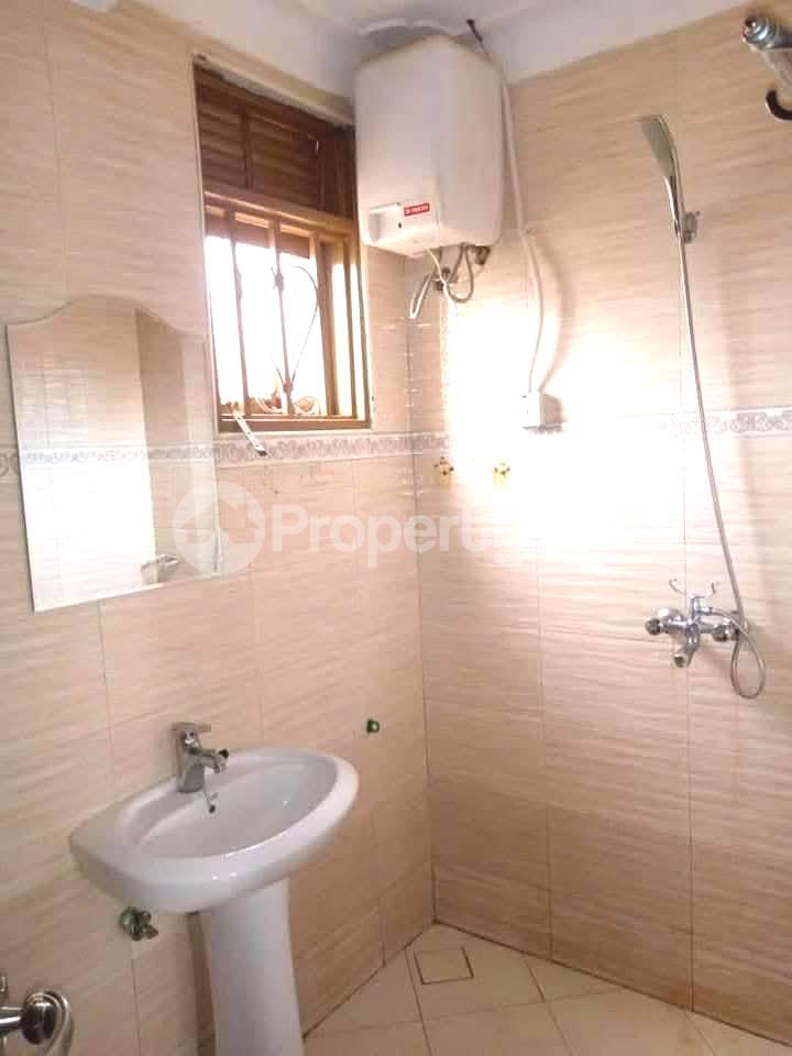 3 bedroom Apartment Block Apartment for rent namugongo road Wakiso Central - 11