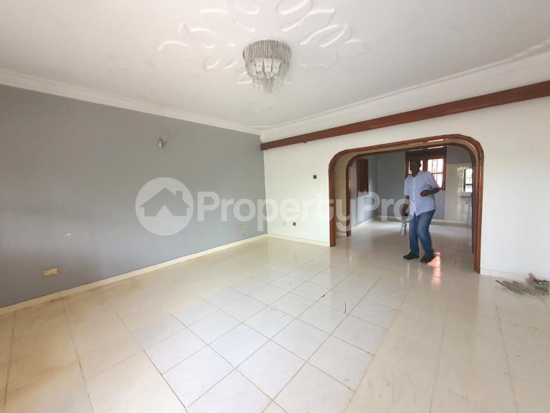 4 bedroom Bungalow Apartment for rent muyenga road Kampala Central - 1