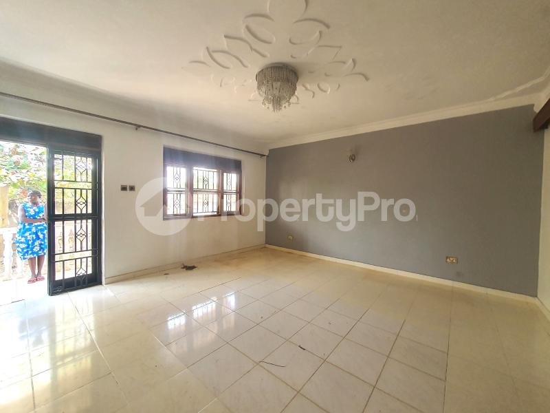 4 bedroom Bungalow Apartment for rent muyenga road Kampala Central - 4