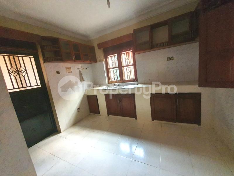 4 bedroom Bungalow Apartment for rent muyenga road Kampala Central - 6