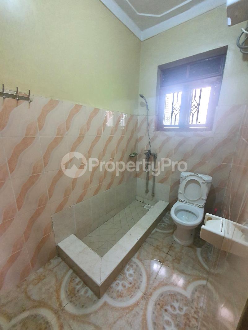 4 bedroom Bungalow Apartment for rent muyenga road Kampala Central - 5