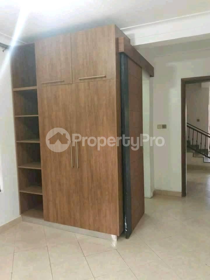 4 bedroom Apartment Block Apartment for rent bugolobi road Bugolobi Kampala Central - 10