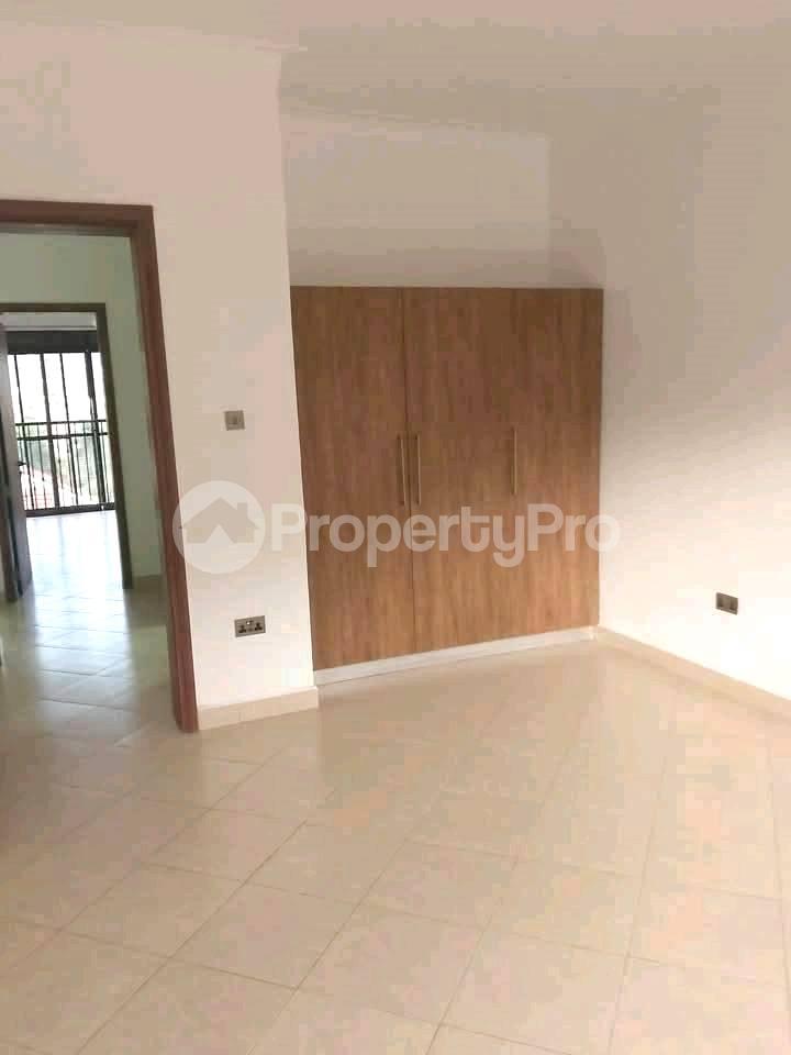 4 bedroom Apartment Block Apartment for rent bugolobi road Bugolobi Kampala Central - 4