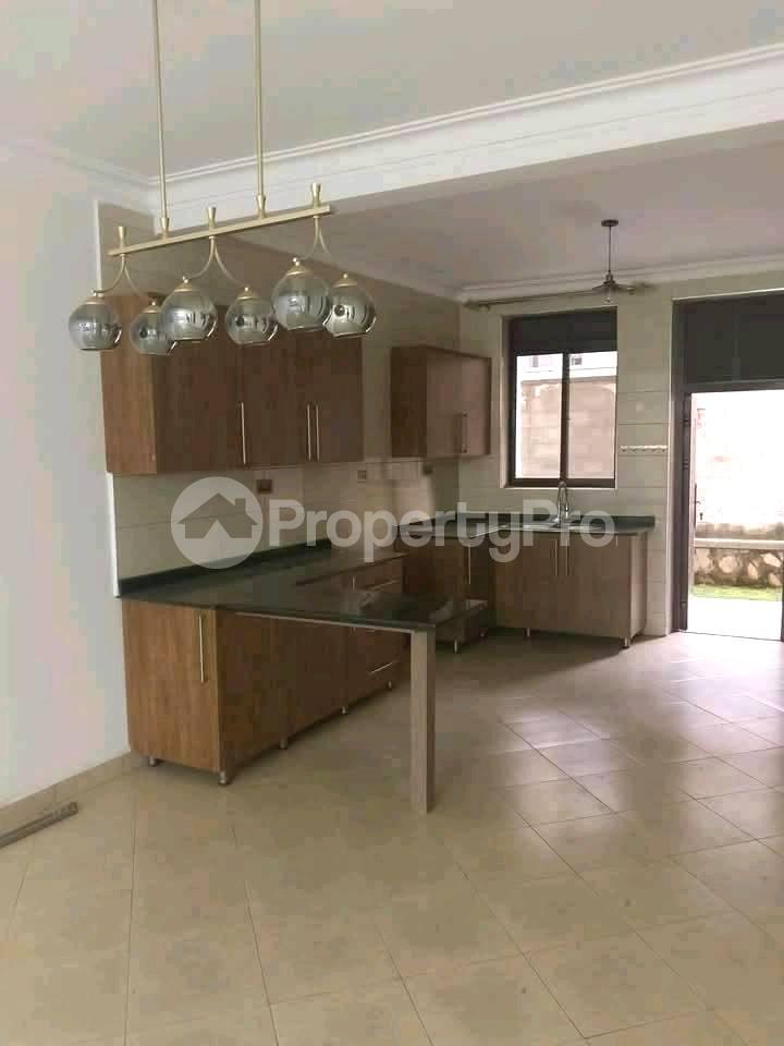 4 bedroom Apartment Block Apartment for rent bugolobi road Bugolobi Kampala Central - 15