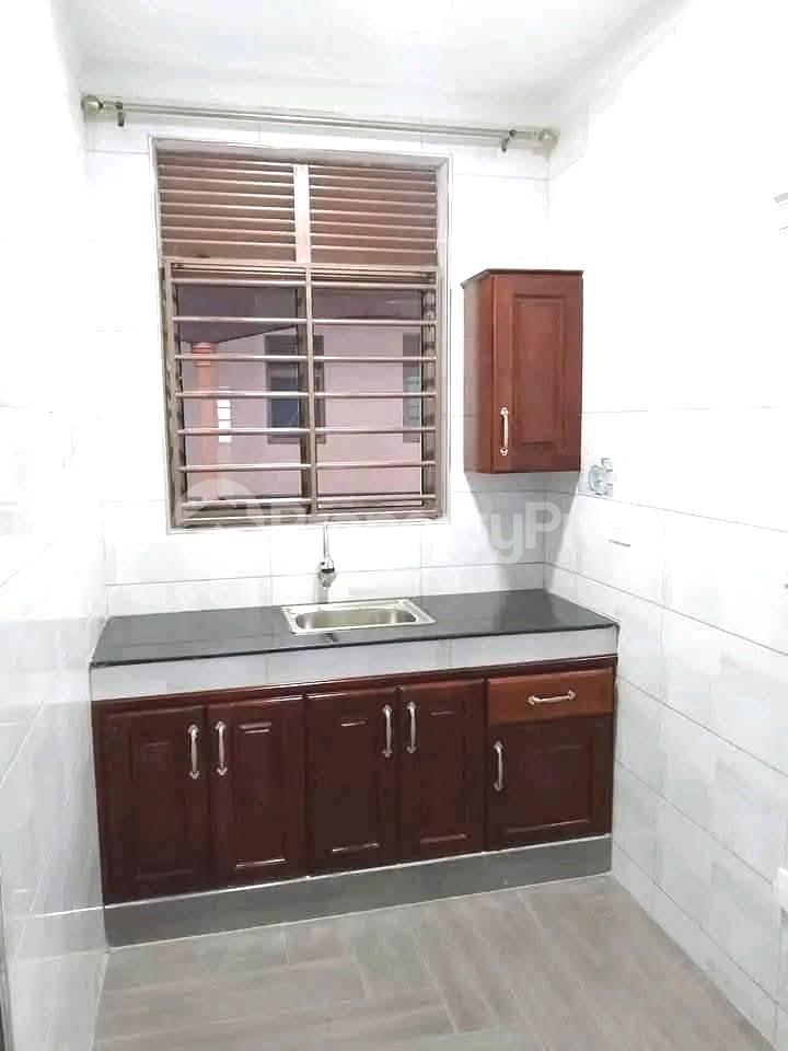 1 bedroom mini flat  Studio Apartment for rent mutungo road Kampala Central - 4