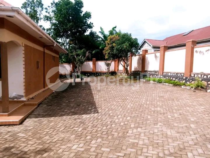 4 bedroom Bungalow Apartment for sale Namugongo  Kampala Central - 6