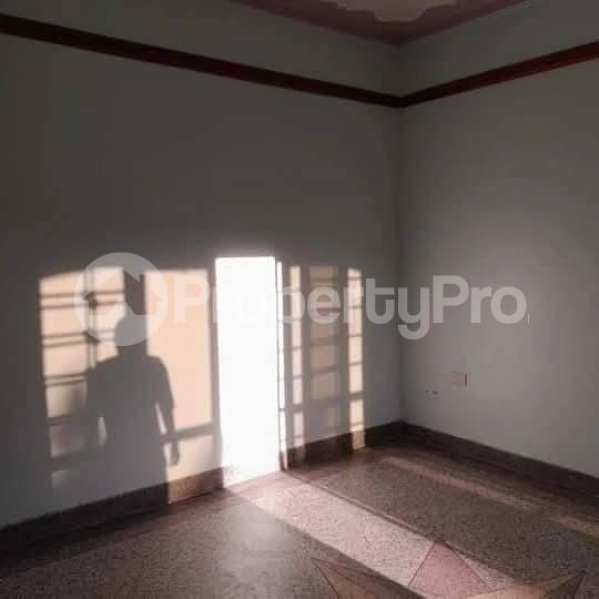 1 bedroom mini flat  Bungalow Apartment for rent kireka road Wakiso Central - 6