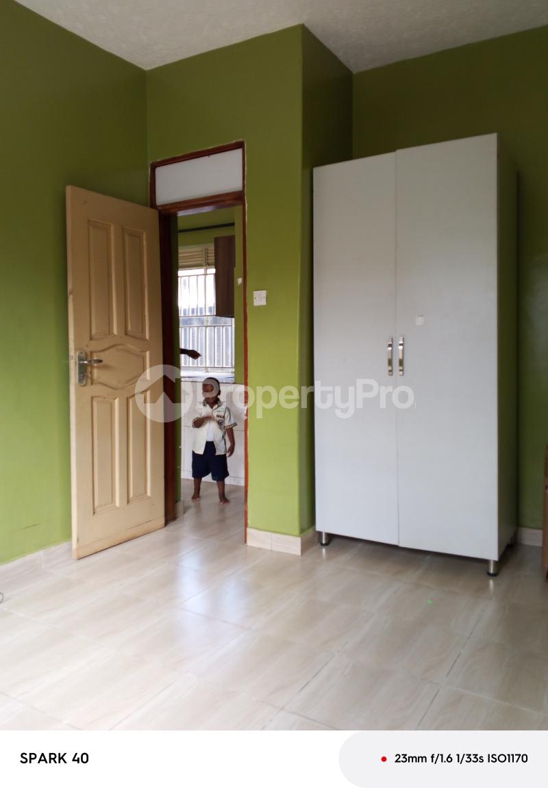 1 bedroom mini flat  Bungalow Apartment for rent Kireka mbalwa road  Kampala Central Kampala Central - 4