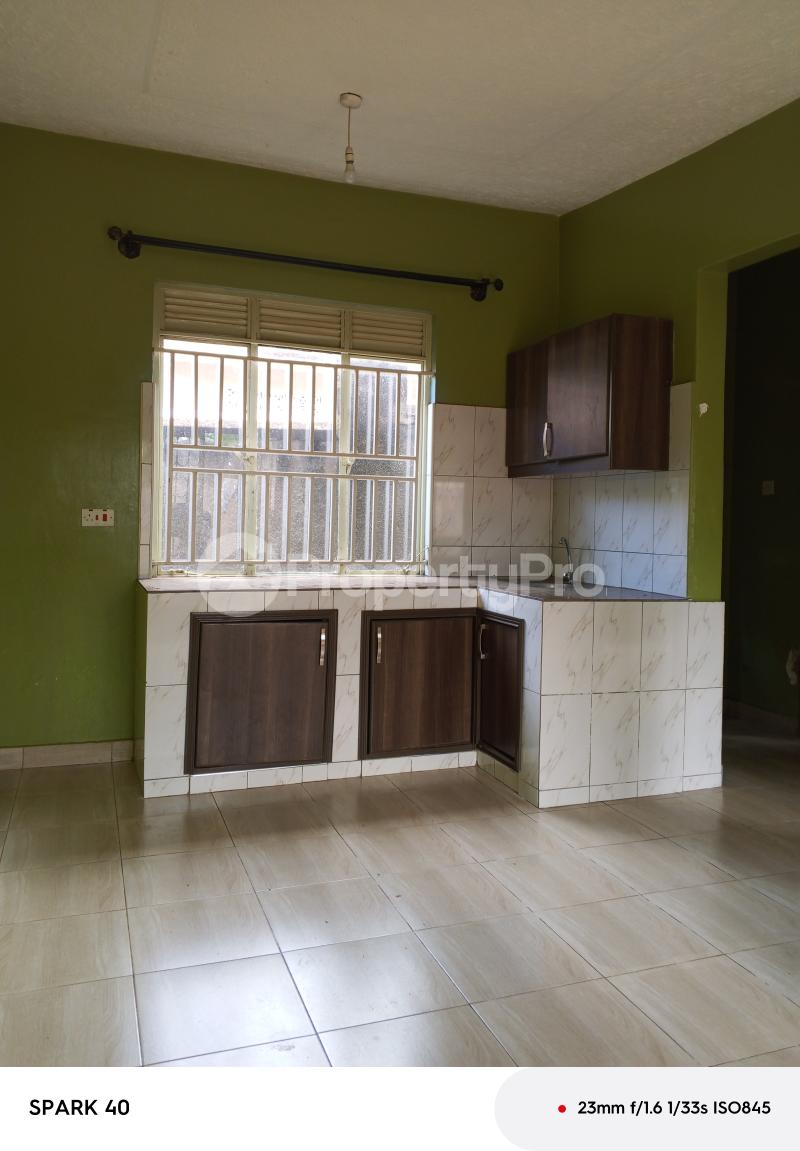 1 bedroom mini flat  Bungalow Apartment for rent Kireka mbalwa road  Kampala Central Kampala Central - 6