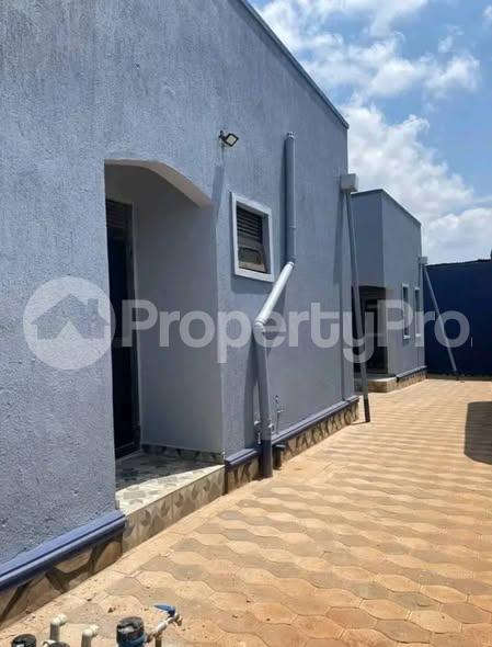 1 bedroom mini flat  Bungalow Apartment for rent namugongo road Wakiso Central - 3