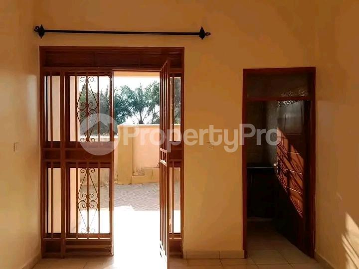 1 bedroom mini flat  Apartment for rent Namugongo road  Kampala Central Kampala Central - 7