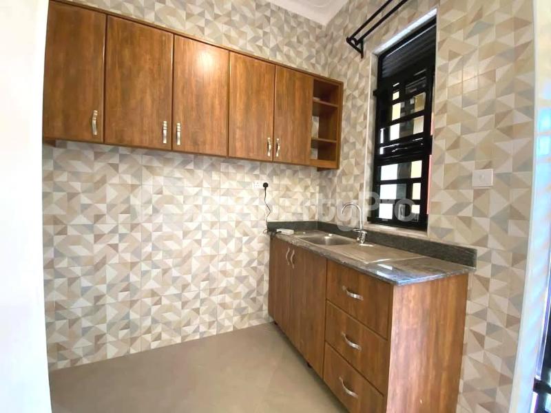 1 bedroom mini flat  Bungalow Apartment for rent buwaate road Wakiso Central - 5