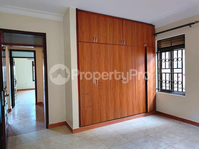 2 bedroom Apartment Block Apartment for rent namugongo road Wakiso Central - 3