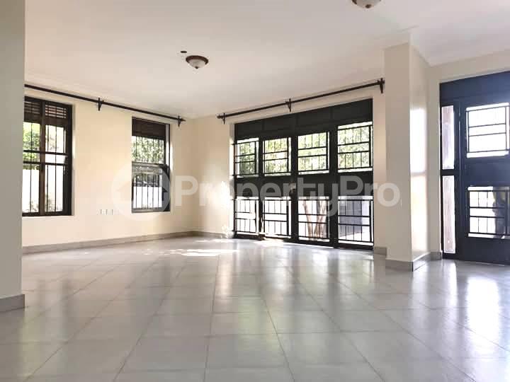 2 bedroom Apartment Block Apartment for rent namugongo road Wakiso Central - 4