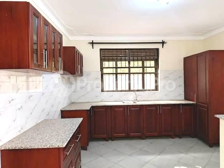 2 bedroom Apartment Block Apartment for rent namugongo road Wakiso Central - 8