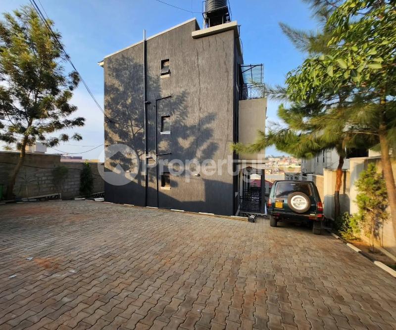 3 bedroom Apartment Block Apartment for rent bweyogerere road Mukono Central - 12