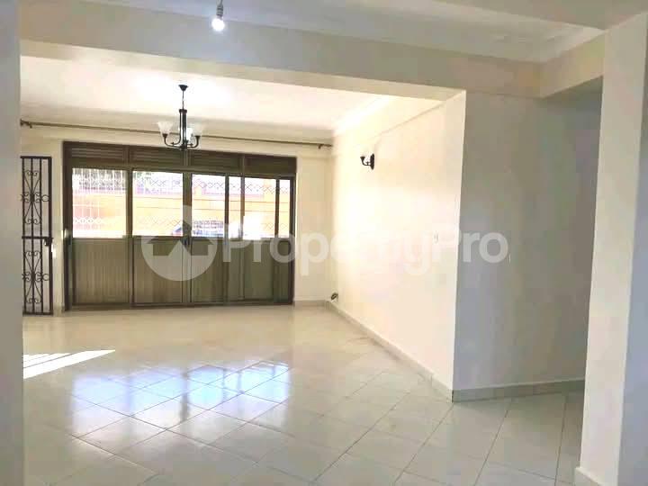 3 bedroom Apartment Block Apartment for rent namugongo road Wakiso Central - 7