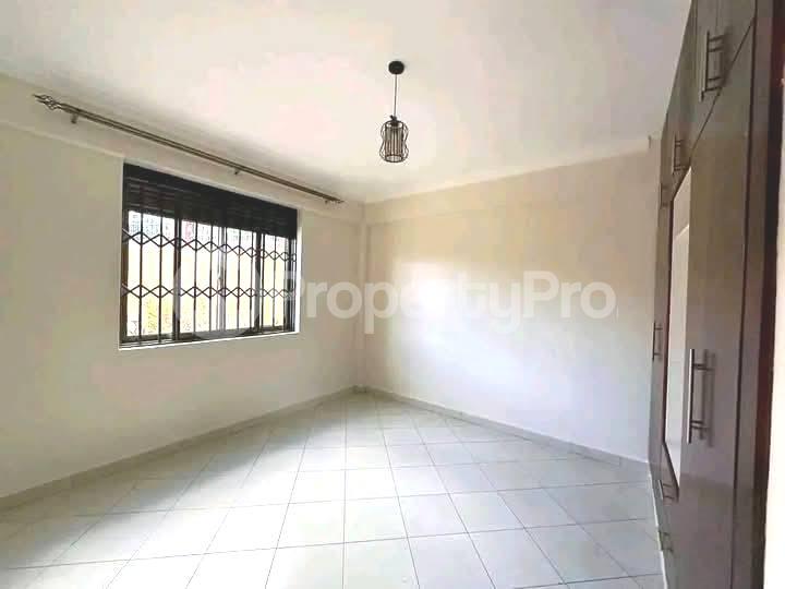 3 bedroom Apartment Block Apartment for rent namugongo road Wakiso Central - 8