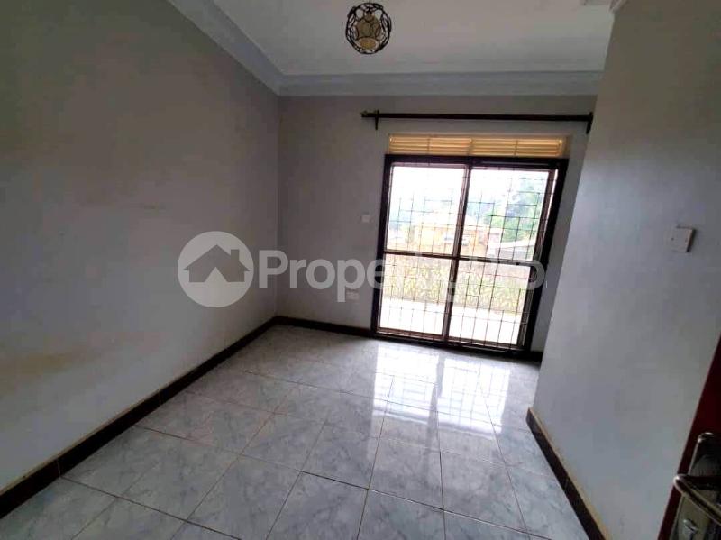 3 bedroom Apartment Block Apartment for rent namugongo road Wakiso Central - 8