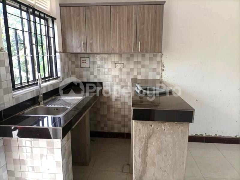 3 bedroom Apartment Block Apartment for rent namugongo road Wakiso Central - 4