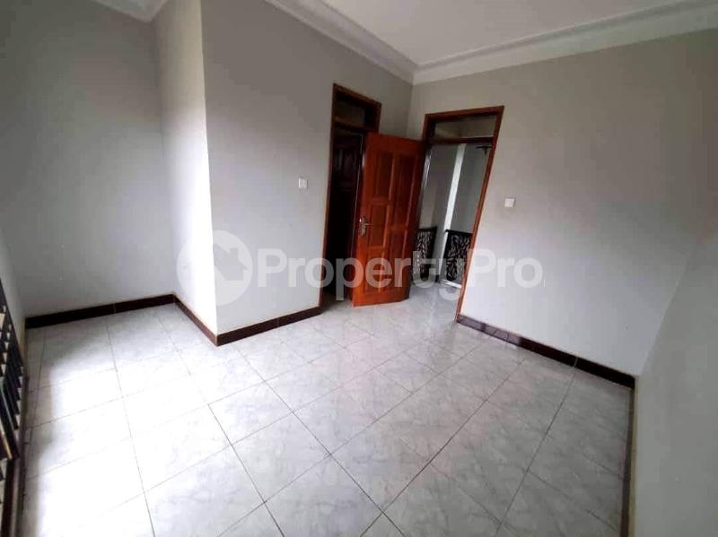 3 bedroom Apartment Block Apartment for rent namugongo road Wakiso Central - 7