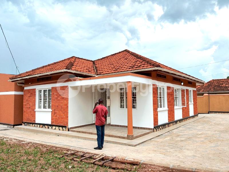 3 bedroom Bungalow Apartment for rent naalya road Kampala Central Kampala Central - 5