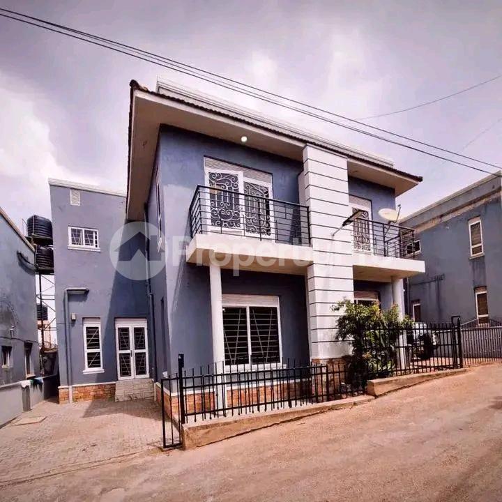 3 bedroom Bungalow Apartment for sale Kira road  Kampala Central Kampala Central - 0