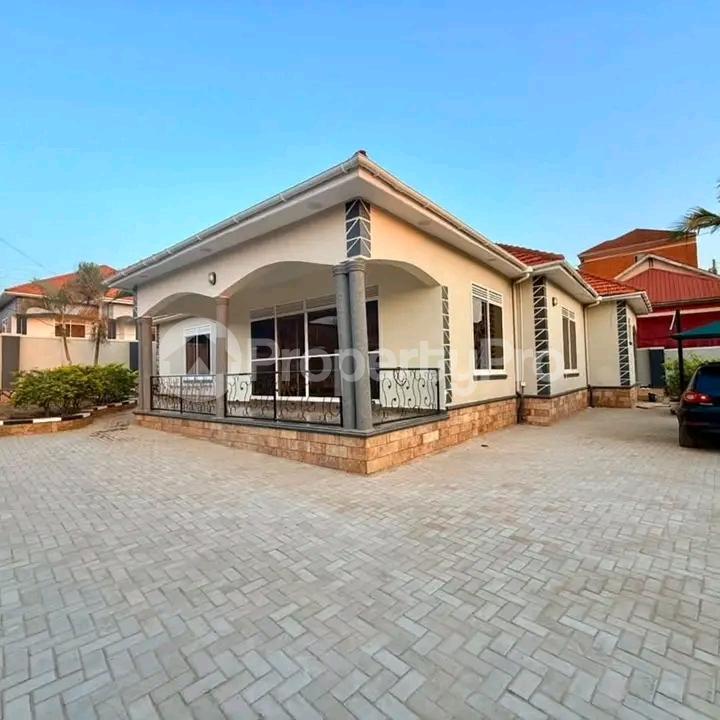 4 bedroom Bungalow Apartment for sale Najjera road  Kampala Central Kampala Central - 0