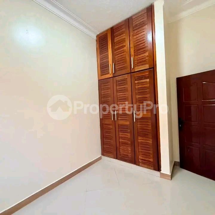 4 bedroom Bungalow Apartment for sale Najjera road  Kampala Central Kampala Central - 3