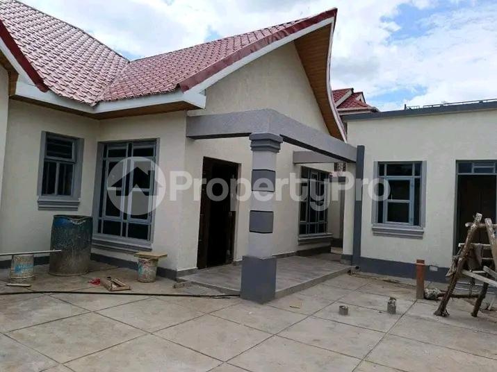 3 bedroom Bungalow Houses for rent Bungoma road, Kahawa sukari Nairobi